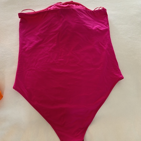 New without tag beautiful fushia one piece swimsuit - Picture 9 of 9